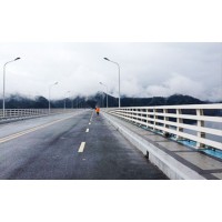 橋梁護(hù)欄  銷售熱線;13586613709